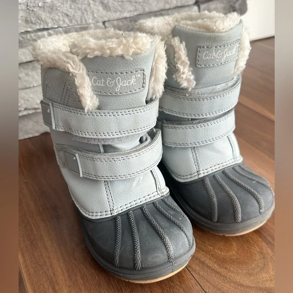 Cat & Jack Waterproof Light Gray and Dark Gray Toddler Boots Size 8
